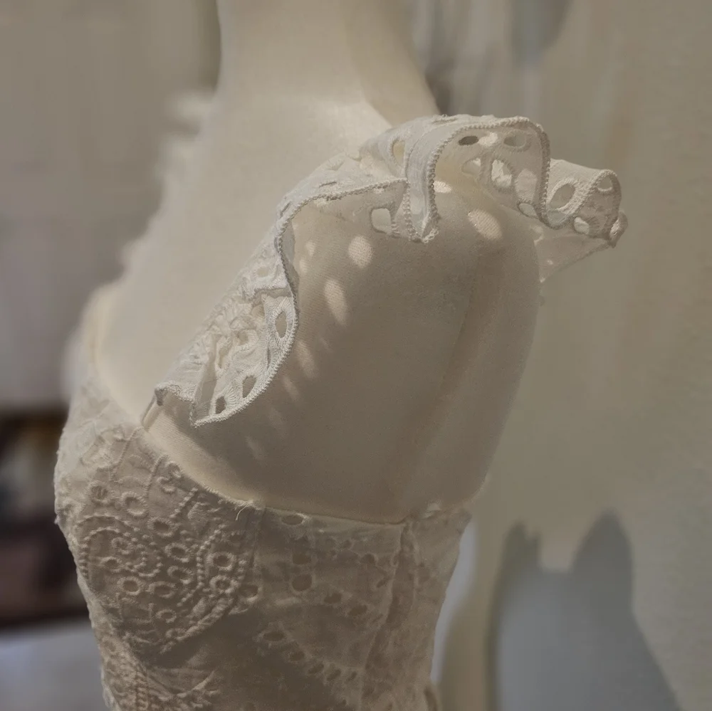 **NWOT** Beautiful White Skirt & Top Set M - Picture 5 of 7